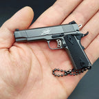 Gerçekçi Sökülebilir ve Kurulabilir Gri Metal Colt Anahtarlık