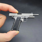 Gerçekçi Sökülebilir ve Kurulabilir Gri Metal Colt Anahtarlık