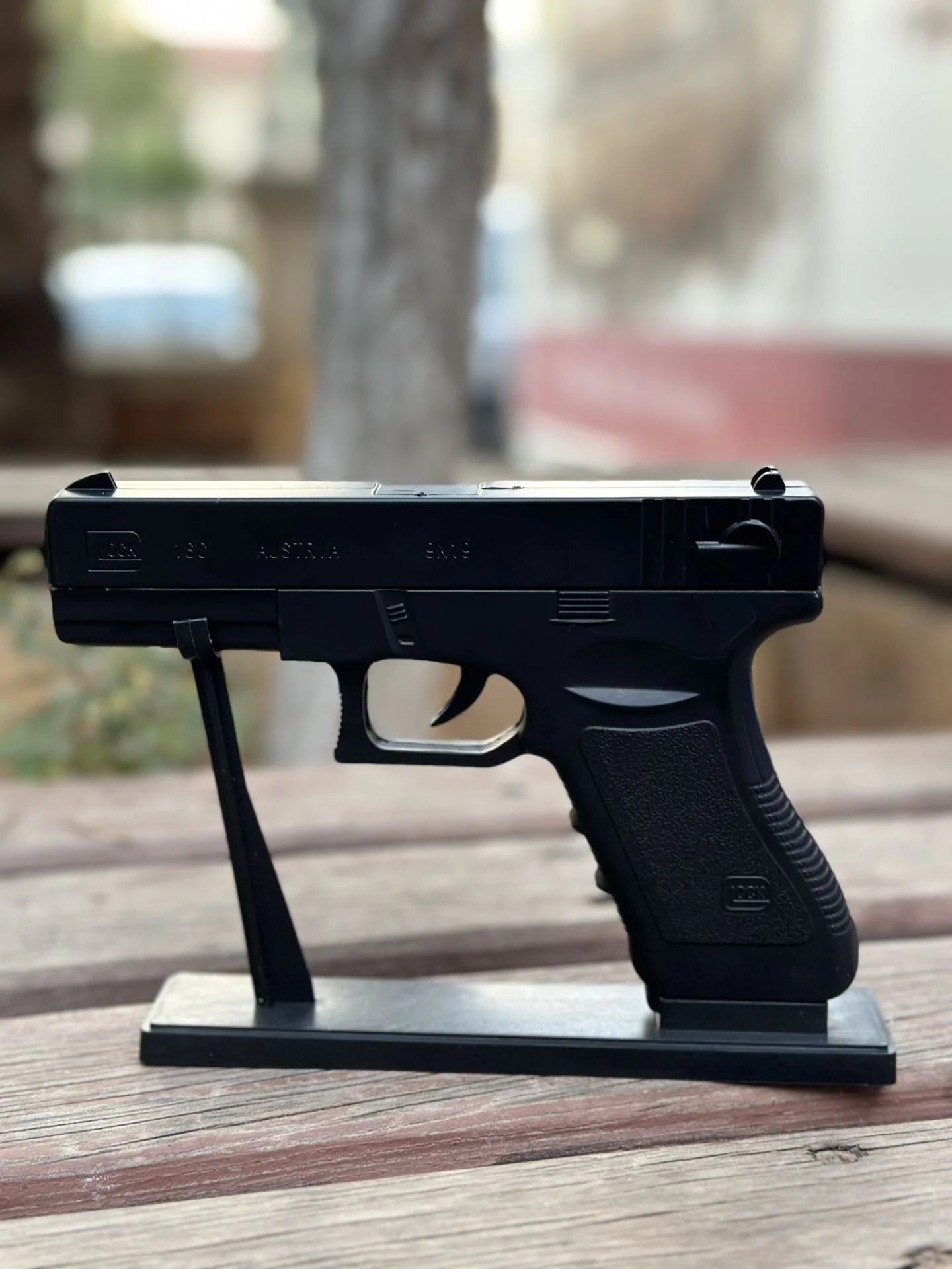 Glock Tabanca Şeklinde Standlı Pürmüz Çakmak 9900