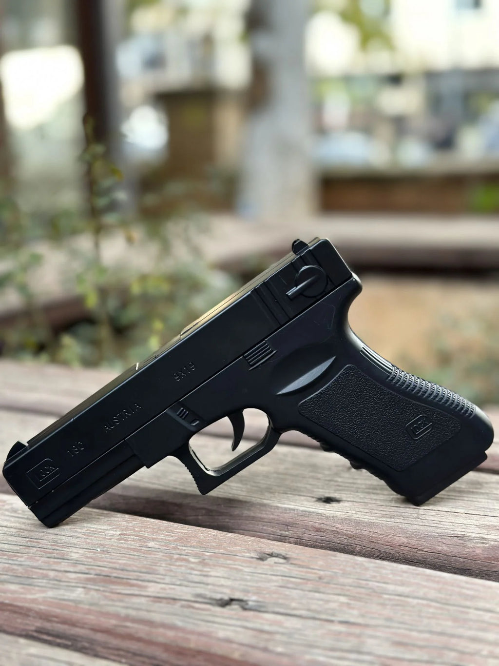 Glock Tabanca Şeklinde Standlı Pürmüz Çakmak 9900