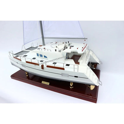 Lagoon 400 Dekoratif Yelkenli Katamaran Modeli (70 cm)