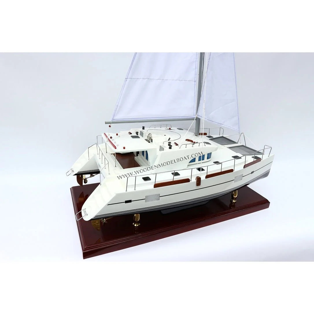 Lagoon 400 Dekoratif Yelkenli Katamaran Modeli (70 cm)