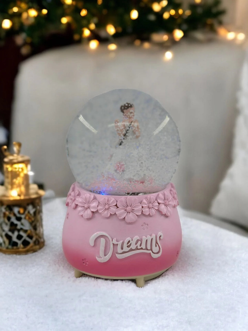 Büyük Boy Dreams Püskürtme Motorlu Işıklı Kar Küresi 500-100