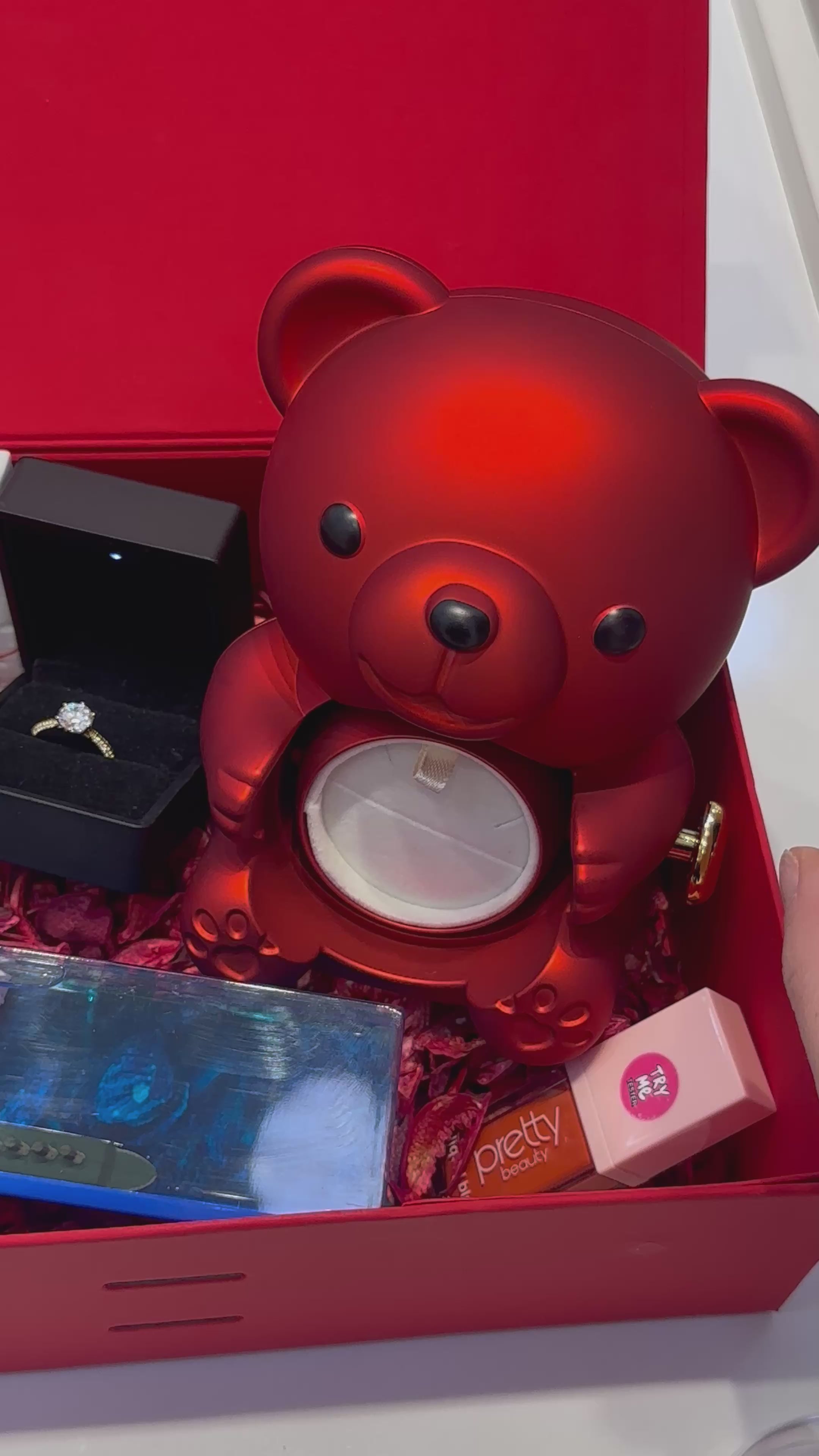 Red Love Box 3399